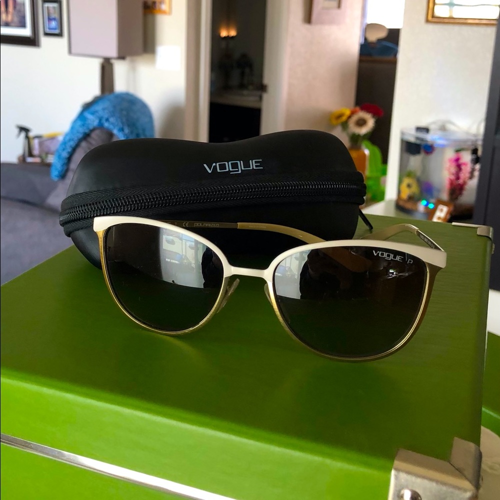 Vogue 4002-S Polarized sunglasses, brushed pale gold